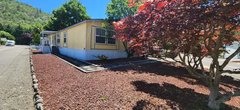 21 Brophy Way UNIT 10, Shady Cove, OR 97539
