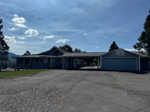 677 W Valley View Rd, Talent, OR 97540