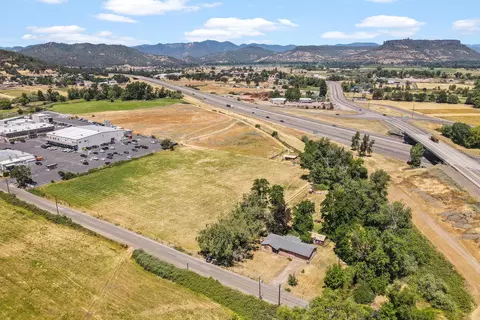 2908 Willow Springs Rd, Central Point, OR 97502