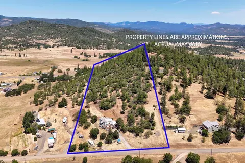 342 Leafwood Dr, Eagle Point, OR 97524