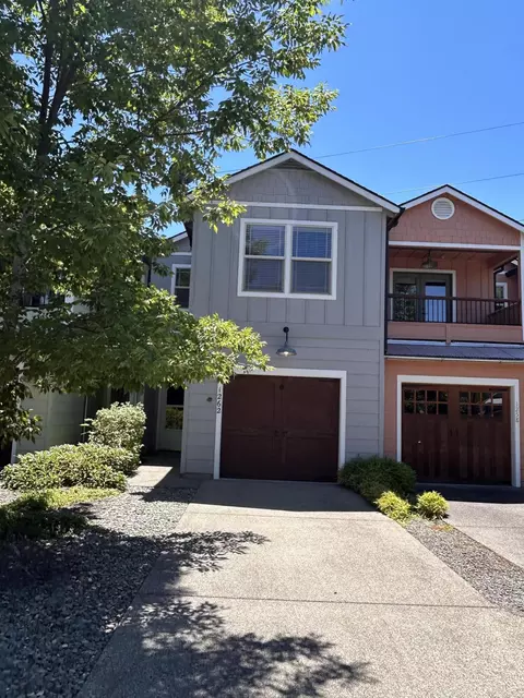 1262 Fruitdale Dr, Grants Pass, OR 97527