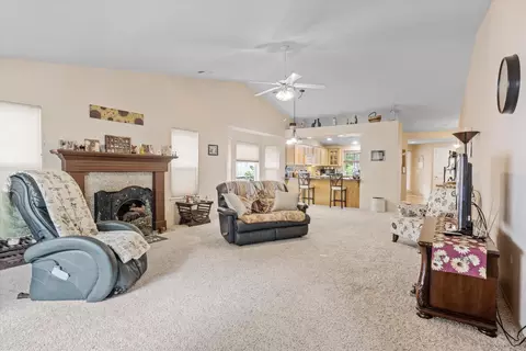67 Freshwater Dr, Phoenix, OR 97535 photo 7