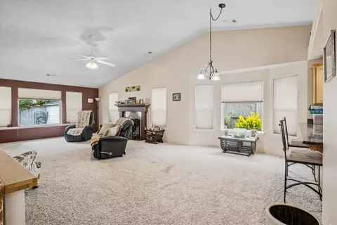 67 Freshwater Dr, Phoenix, OR 97535 photo 5