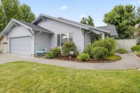 67 Freshwater Dr, Phoenix, OR 97535