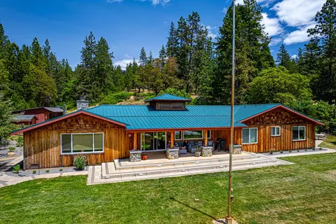 Exterior - 11048 Highway 238, Applegate, OR 97530 photo 13 of 17