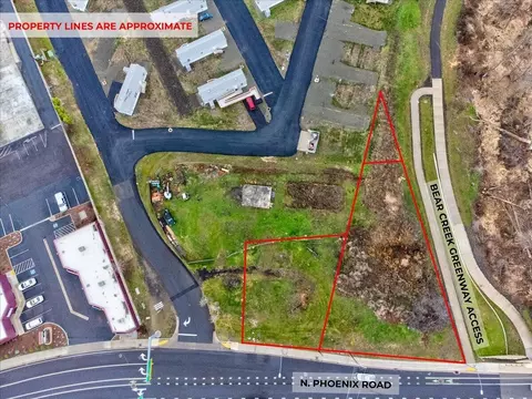 137 N Phoenix Rd, Medford, OR 97501