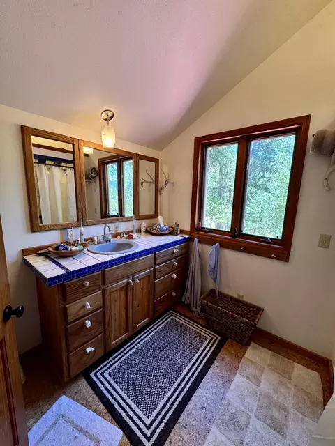 Bath - 6006 Thompson Creek Rd, Applegate, OR 97530 photo 2 of 5
