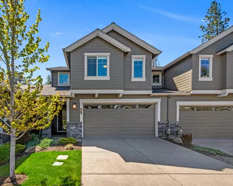 60443 Hedgewood Ln, Bend, OR 97702