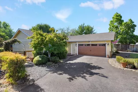 1969 Patrick St, Medford, OR 97504