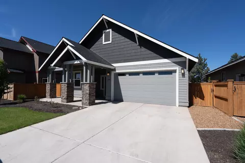 535 NW Rimrock Ct, Redmond, OR 97756