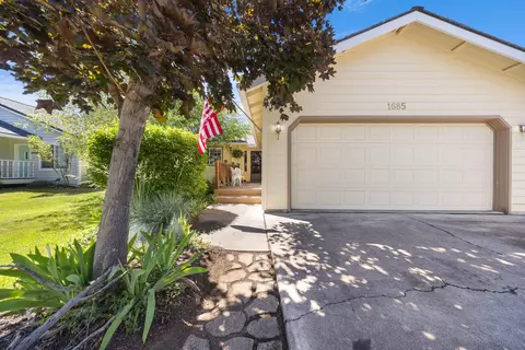 1685 SE Virginia Rd, Bend, OR 97702