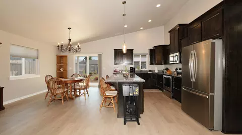 Kitchen - 53 Hidden Valley Dr, Eagle Point, OR 97524 photo 1 of 5