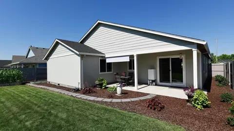 Exterior - 53 Hidden Valley Dr, Eagle Point, OR 97524 photo 3 of 9