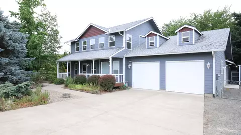 136 Lucas Ct, Eagle Point, OR 97524
