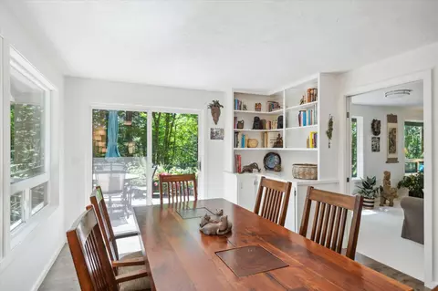 Dining - 4370 N Shasta Loop, Eugene, OR 97405 photo 2 of 2