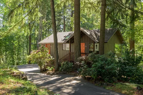 Exterior - 4370 N Shasta Loop, Eugene, OR 97405 photo 1 of 9
