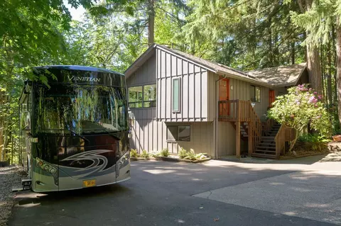 Exterior - 4370 N Shasta Loop, Eugene, OR 97405 photo 9 of 9