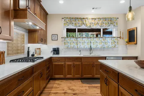Kitchen - 1323 Ellison Loop, Merlin, OR 97532 photo 3 of 5
