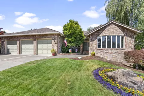 2965 Hollyburn Ridge Rd, Medford, OR 97504