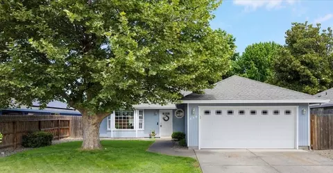 419 Mace Rd, Medford, OR 97501