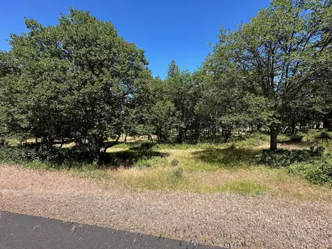 889 Coopers Hawk #LOT 880, Klamath Falls, OR 97601