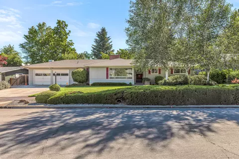 1418 Larkspur Ave, Medford, OR 97504