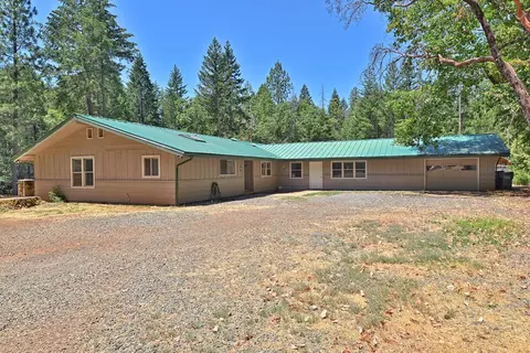 140 Harlow Way, Cave Junction, OR 97523