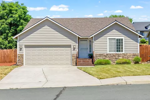 714 SE Cross Lane Ln, Madras, OR 97741