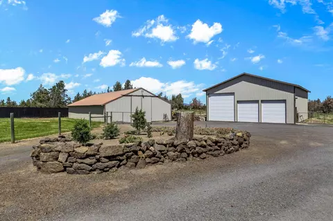 62610 Erickson Rd, Bend, OR 97701 photo 3