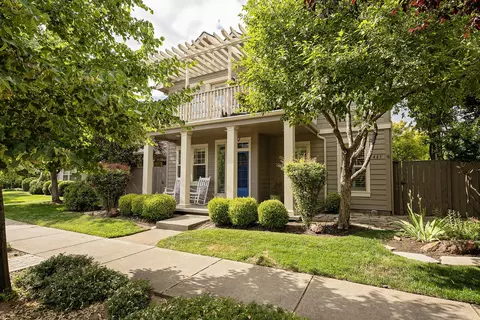 431 Clinton St, Ashland, OR 97520