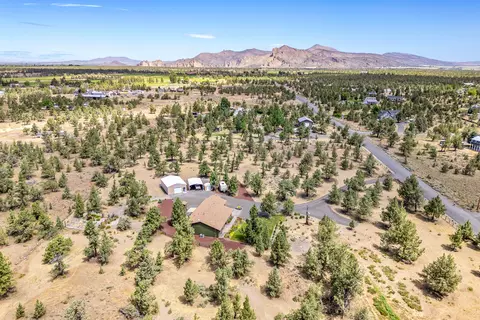 4095 NE 33rd St, Redmond, OR 97756