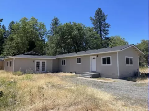 6166 Monument Dr, Grants Pass, OR 97526