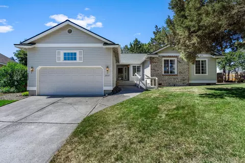 2537 NE Longfellow Ct, Bend, OR 97701