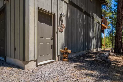 15150 Yellow Pine Loop, Bend, OR 97707 photo 8