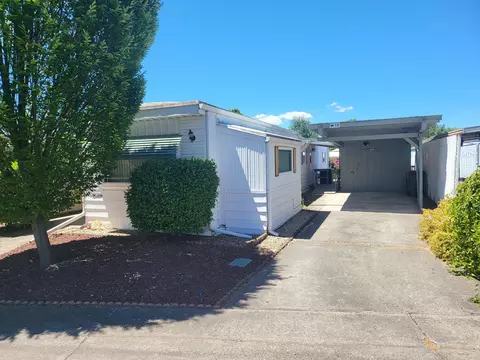 2252 Table Rock Rd #38, Medford, OR 97501