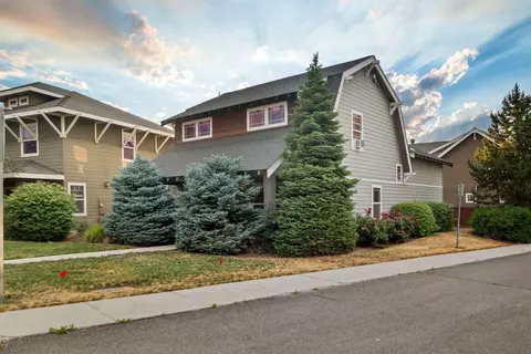 21298 Beall Dr, Bend, OR 97701