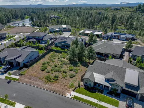 60885 SW Deer Creek Pl, Bend, OR 97702