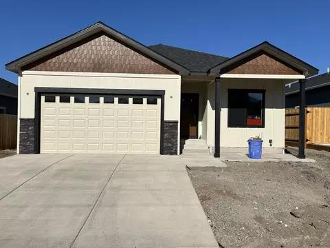 268 Christopher Way, Talent, OR 97540