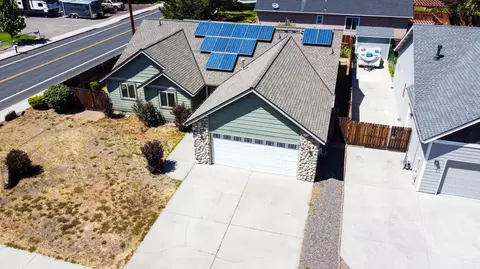 2261 SW Reindeer Ave, Redmond, OR 97756