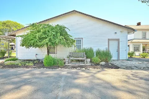 Exterior - 883 Old Stage Rd, Central Point, OR 97502 photo 12 of 36