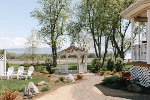 Exterior - 883 Old Stage Rd, Central Point, OR 97502 photo 33 of 36