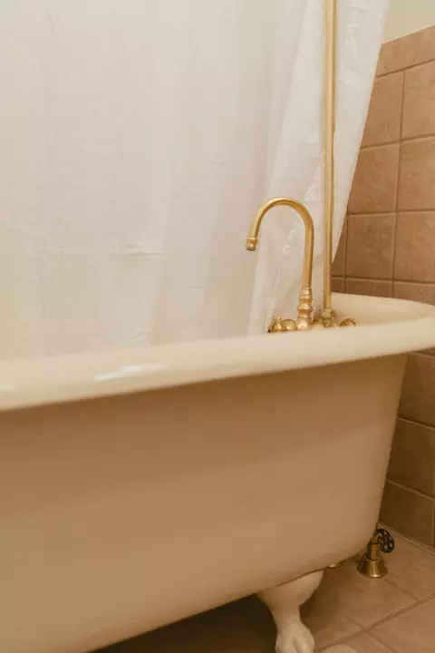 Bath - 883 Old Stage Rd, Central Point, OR 97502 photo 11 of 19