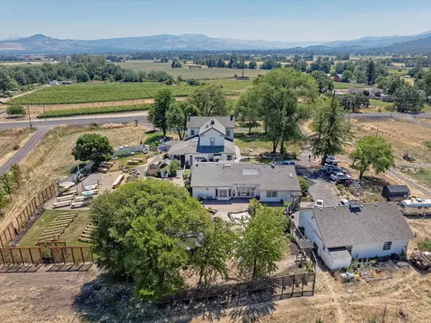 View/Area - 883 Old Stage Rd, Central Point, OR 97502 photo 1 of 4