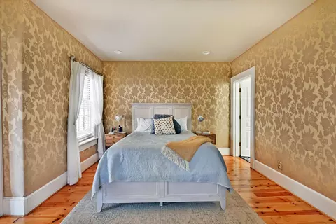 Bedroom - 883 Old Stage Rd, Central Point, OR 97502 photo 19 of 20