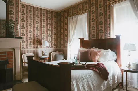 Bedroom - 883 Old Stage Rd, Central Point, OR 97502 photo 1 of 20