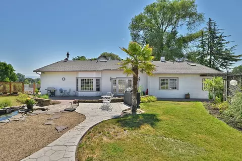 Exterior - 883 Old Stage Rd, Central Point, OR 97502 photo 11 of 36
