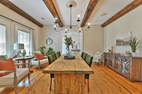 Dining - 883 Old Stage Rd, Central Point, OR 97502 photo 5 of 5