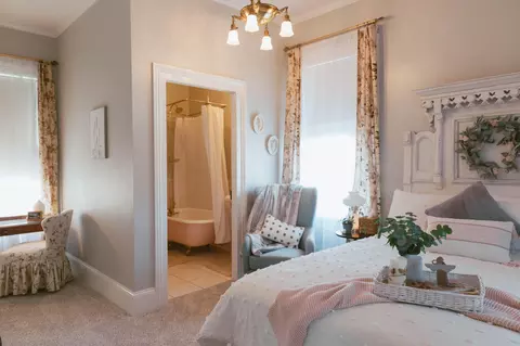 Bedroom - 883 Old Stage Rd, Central Point, OR 97502 photo 15 of 20