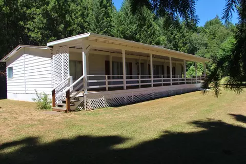 7927 Azalea-glen Rd, Glendale, OR 97442