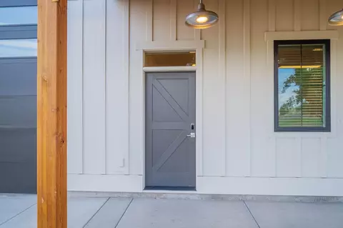 66200 White Rock Loop, Bend, OR 97703 photo 8